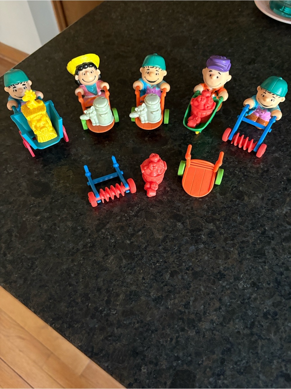 1989 Peanuts Gang McDonald’s Happy Meal Fun On the Farm Toy Lot Charlie Brown